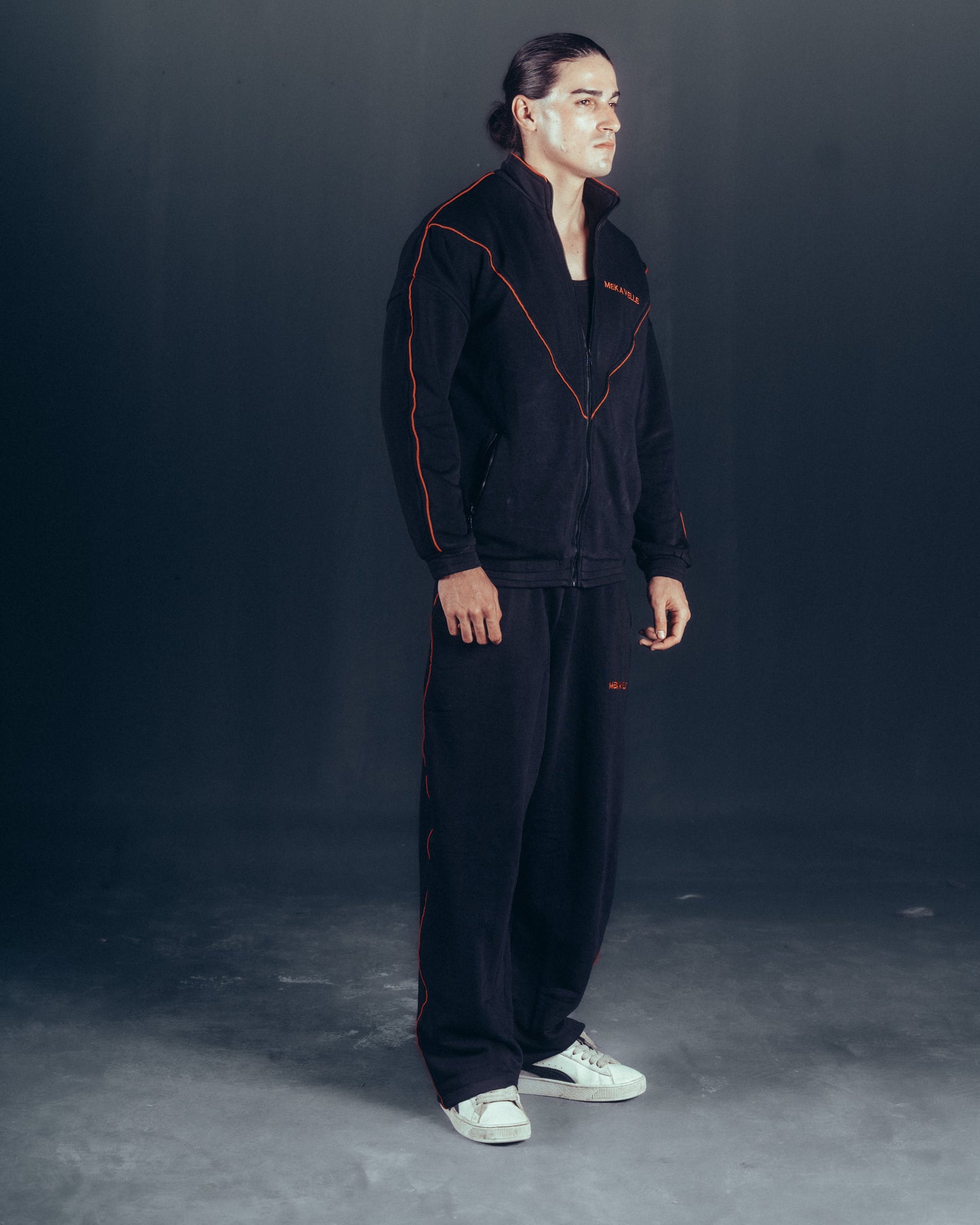 NIGHT V-TRACK SUIT